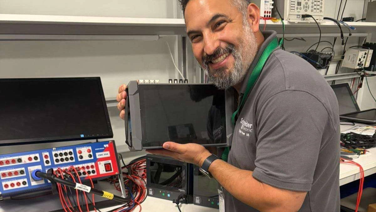 US_User_with_KFA320.webp US_User_with_KFA320.webp